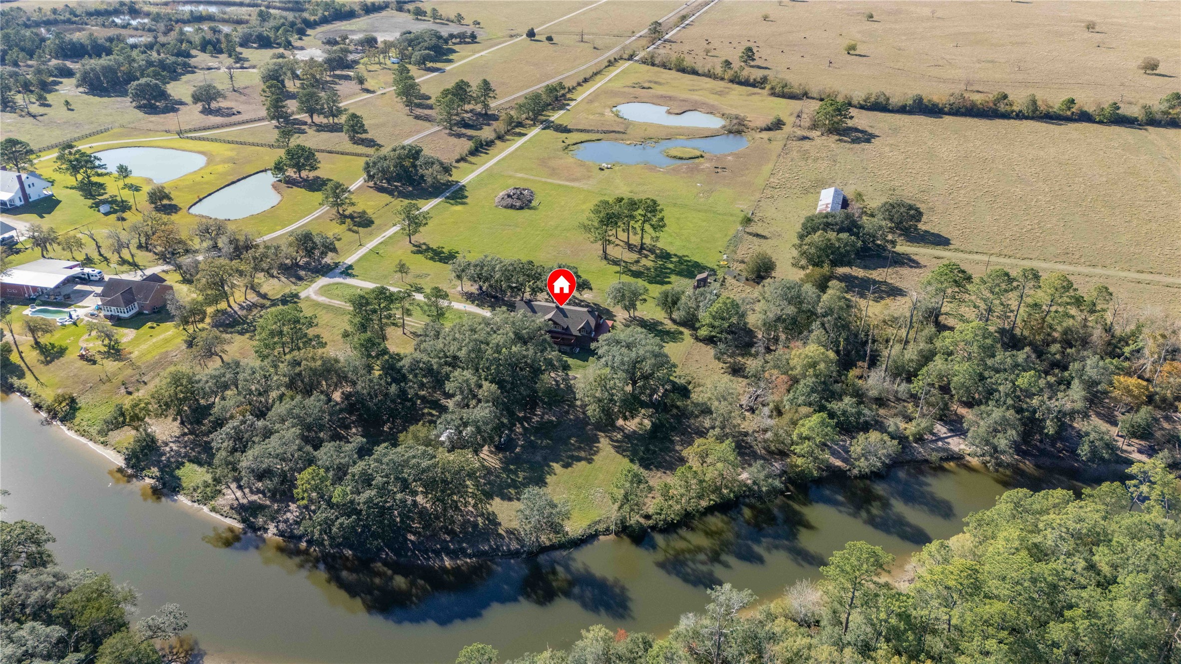 6641 Eagle Road Anahuac, TX 77514 - Photo 9 of 47