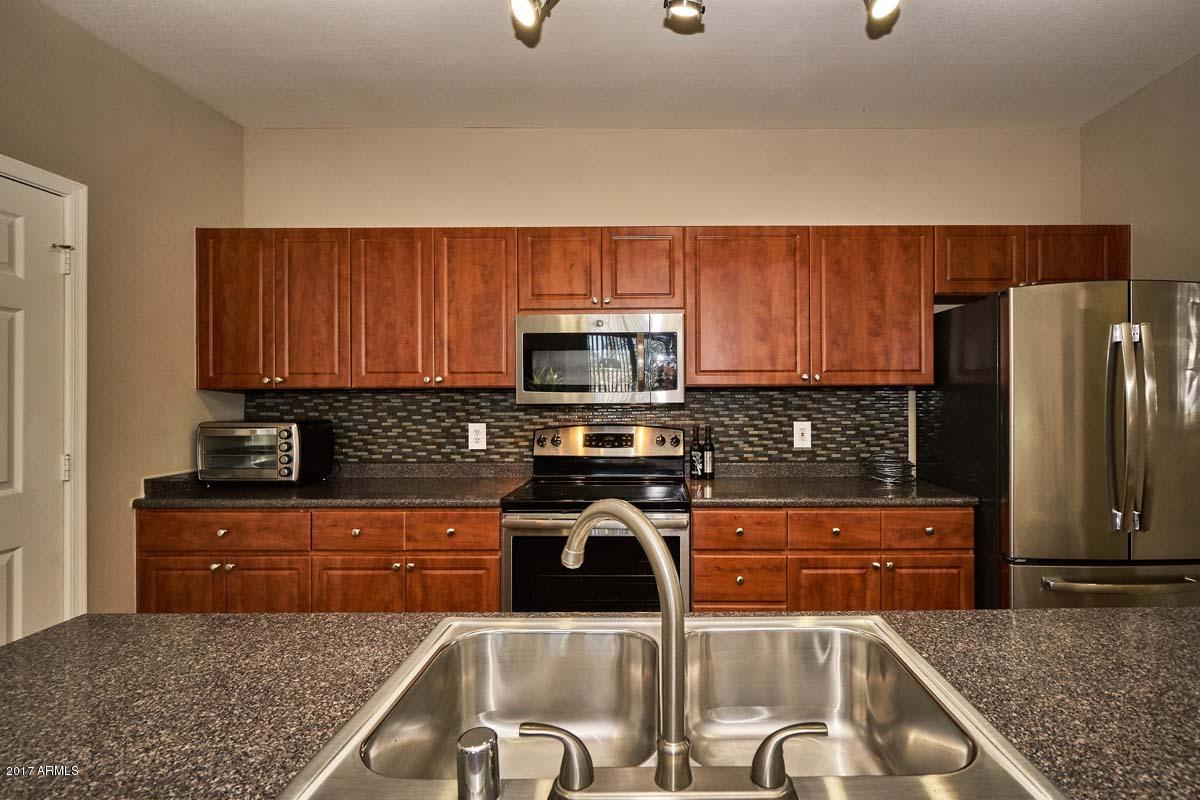 909 East Camelback Road, Unit 2139 Phoenix, AZ 85014 - Photo 17 of 39 Kitchen (1)