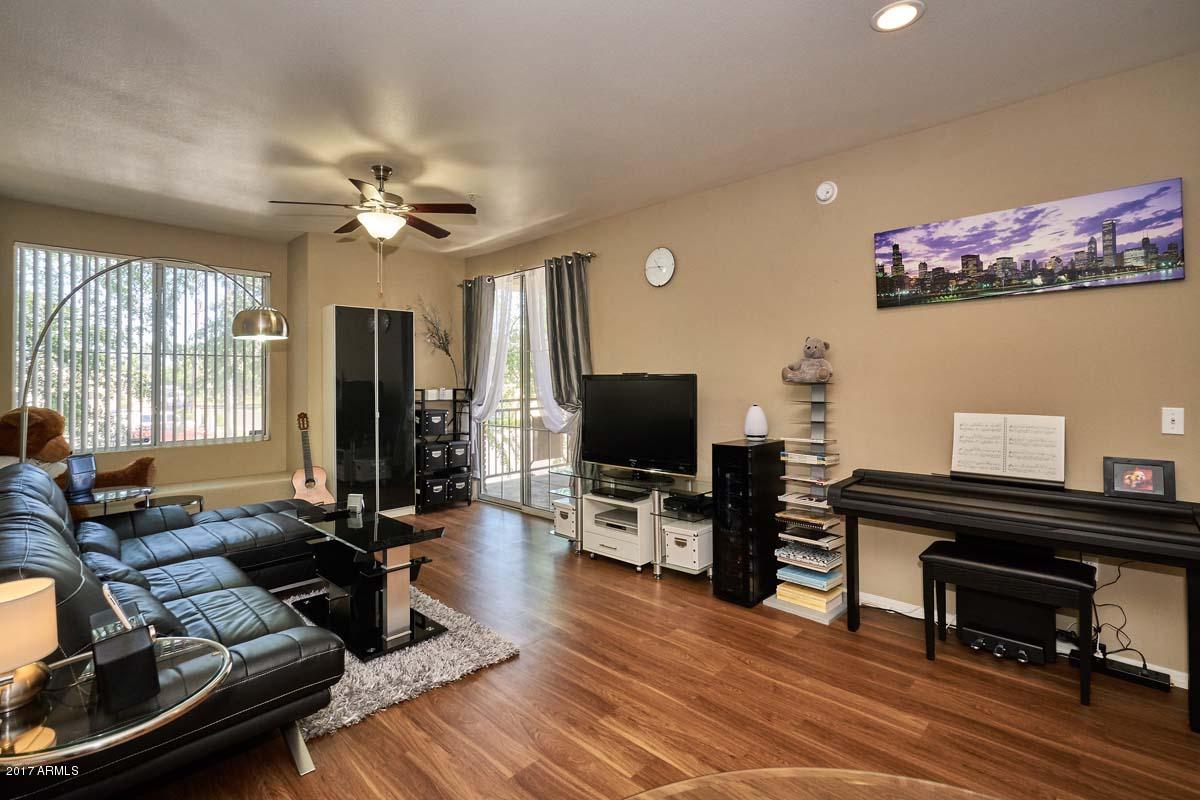 909 East Camelback Road, Unit 2139 Phoenix, AZ 85014 - Photo 7 of 39 Family Room4