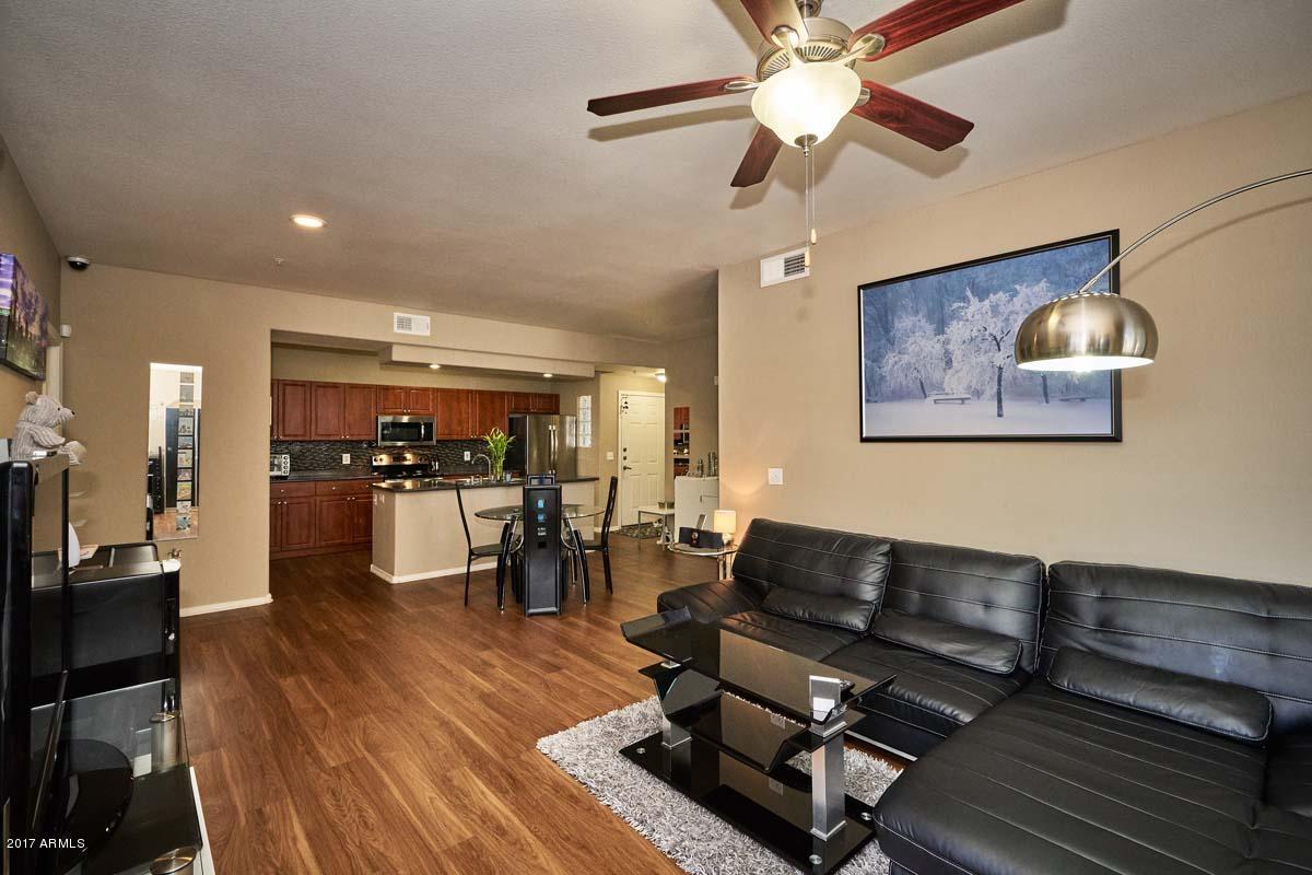 909 East Camelback Road, Unit 2139 Phoenix, AZ 85014 - Photo 9 of 39 Family Room3