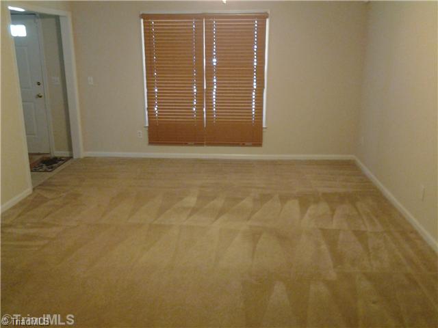 533 Apple Ridge Road Greensboro, NC 27406 - Photo 2 of 10 Living Room.