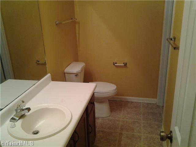 533 Apple Ridge Road Greensboro, NC 27406 - Photo 6 of 10 Bath.