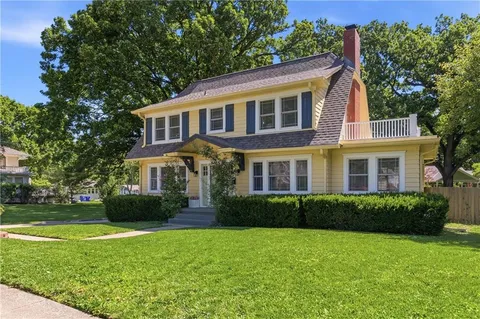 $430,000 | 6815 Lamar Avenue, Overland Park, KS 66204