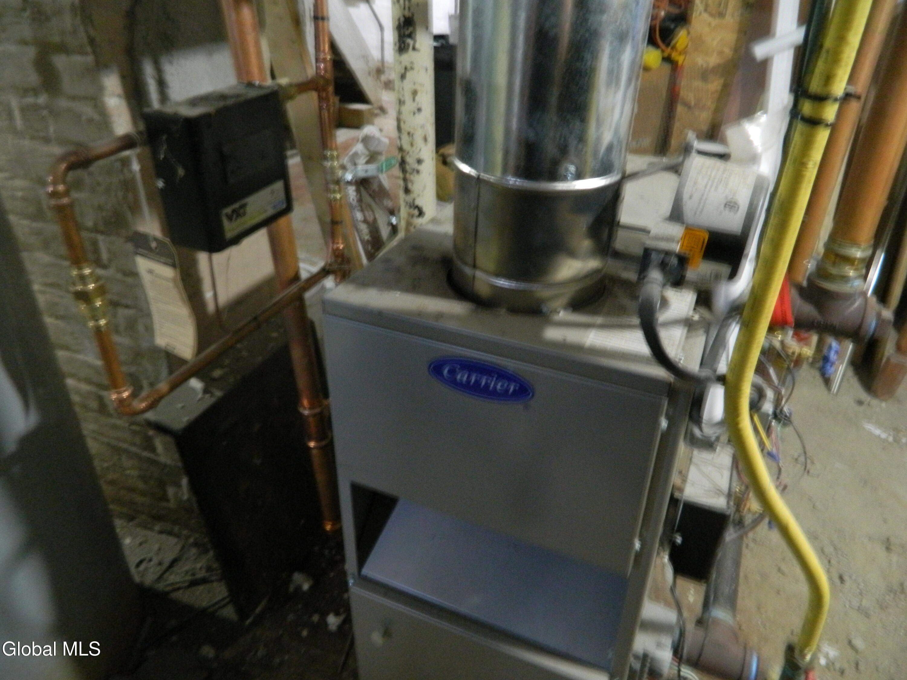 1355 Dewitt Street Schenectady, NY 12303 - Photo 78 of 88 NEWER Carrier® BOILER