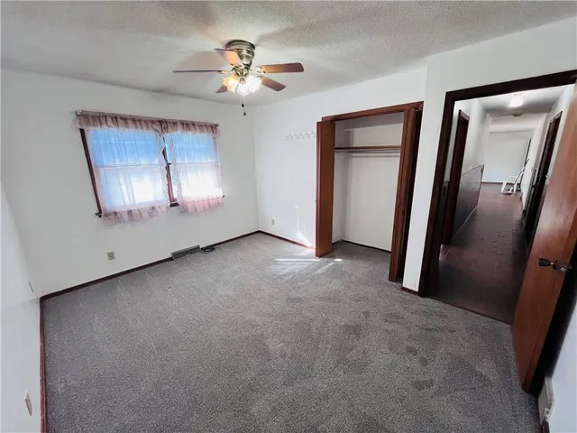 $260,000 | 1406 Tamara Drive, St. Joseph, MO 64506