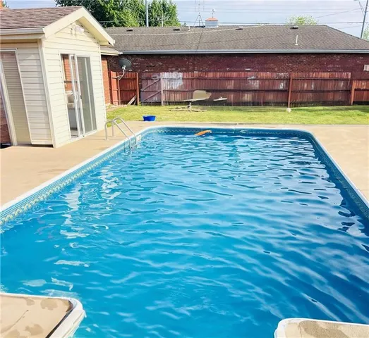 $260,000 | 1406 Tamara Drive, St. Joseph, MO 64506