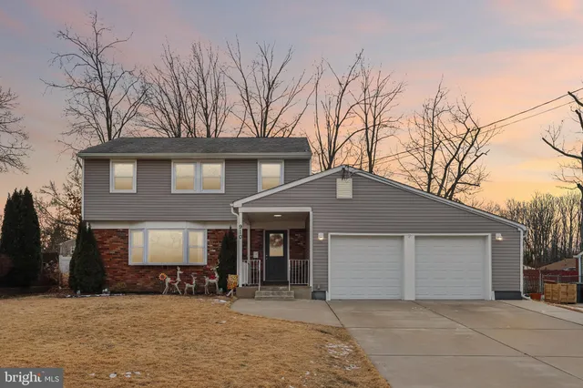 $460,000 | 910 Howe Drive, Turnersville, NJ 08012