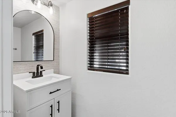 $425,000 | 104 East Palomino Drive, Gilbert, AZ 85296