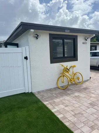 $1,500 | 6521 Southwest 5th Street, Unit 6521, Pembroke Pines, FL 33023