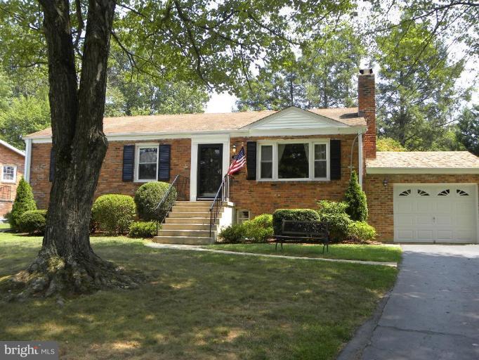 627 Tazewell Road Northwest Vienna, VA 22180 - Photo 1 of 28 Exterior (Main)