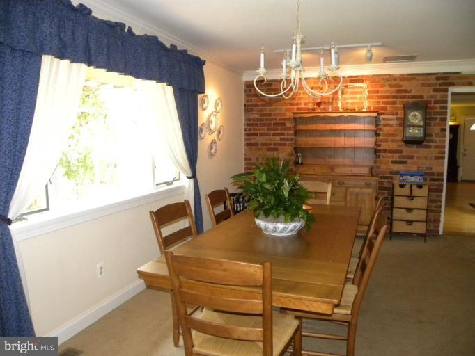 627 Tazewell Road Northwest Vienna, VA 22180 - Photo 11 of 28 Dining Room