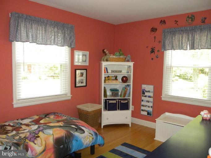 627 Tazewell Road Northwest Vienna, VA 22180 - Photo 16 of 28 Bedroom #2