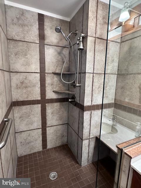 2112 Rockingham Street McLean, VA 22101 - Photo 14 of 27 Primary shower