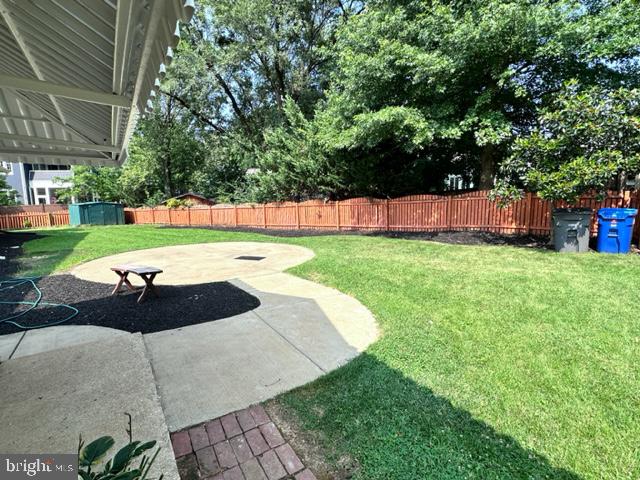 2112 Rockingham Street McLean, VA 22101 - Photo 2 of 27 Back yard