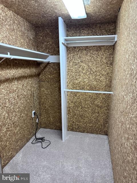 2112 Rockingham Street McLean, VA 22101 - Photo 23 of 27 Cedar closet