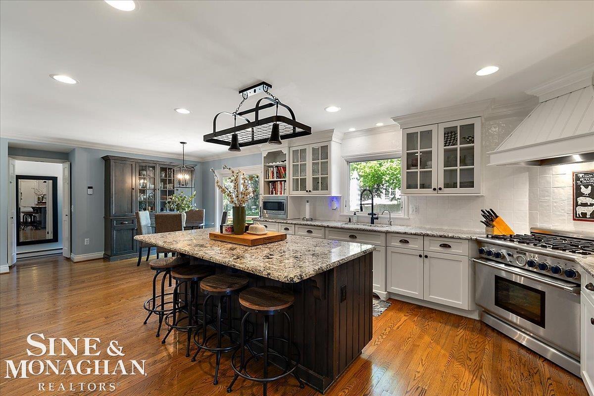 40 Warner Road Grosse Pointe, MI 48236 - Photo 10 of 51 50173834-3ed5c6f8-e394-4386-ab8a-1b23fda1b0c1.JPG
