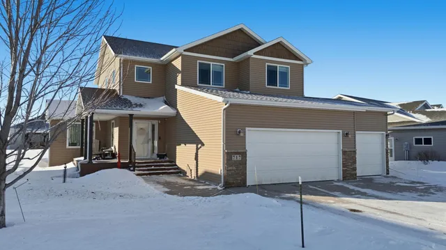 $542,700 | 717 35th Avenue East, West Fargo, ND 58078