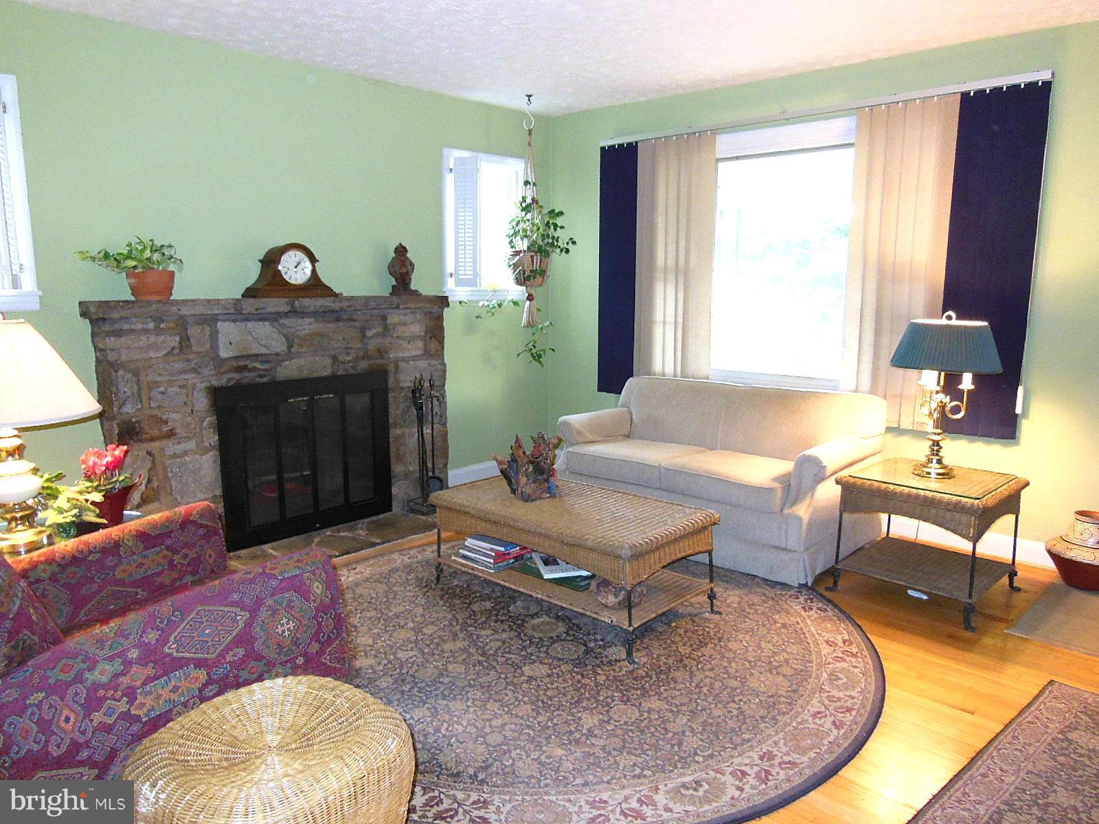 2108 Northland Road Baltimore, MD 21207 - Photo 4 of 30 Living Room