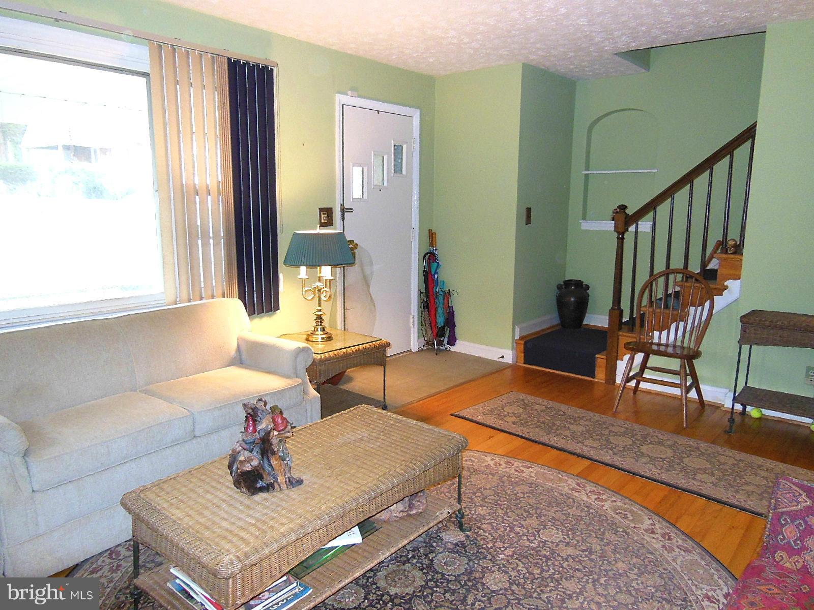 2108 Northland Road Baltimore, MD 21207 - Photo 5 of 30 Living Room