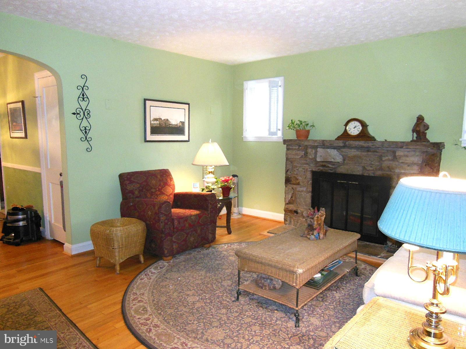 2108 Northland Road Baltimore, MD 21207 - Photo 7 of 30 Living Room