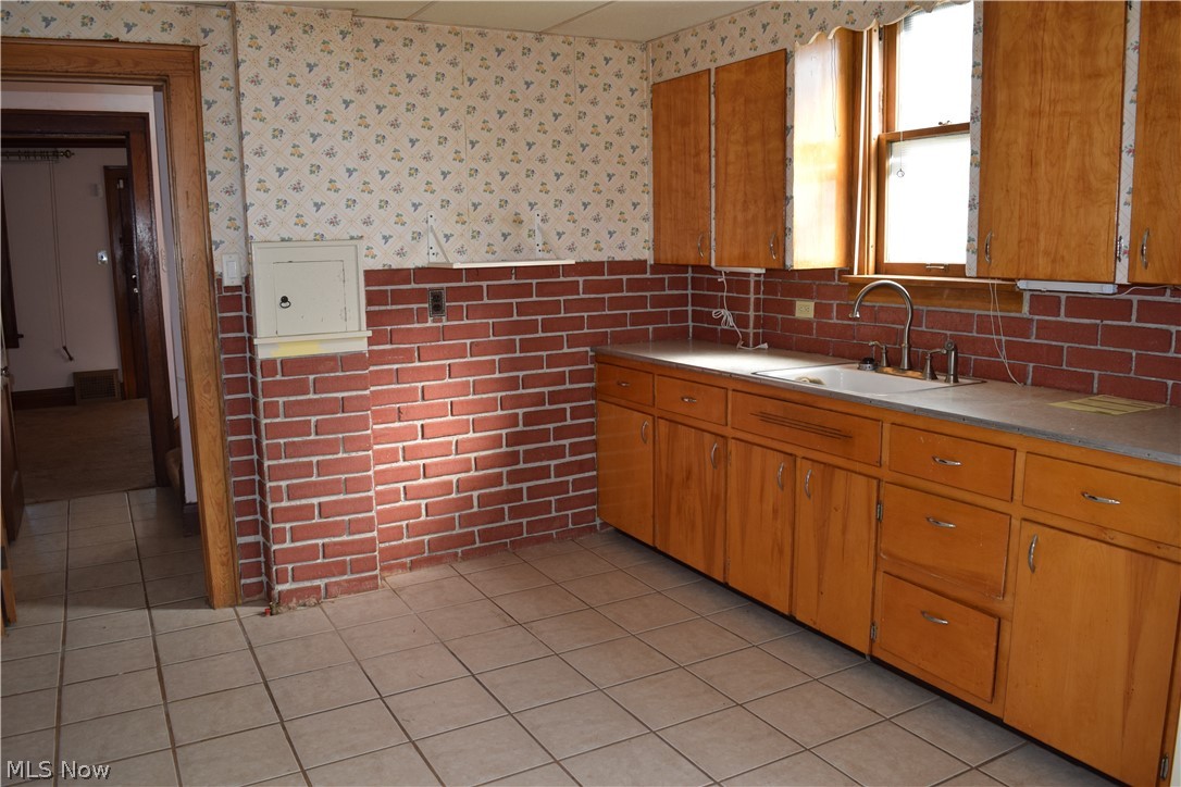 124 East Wilbeth Road Akron, OH 44301 - Photo 10 of 21