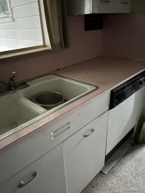 2787 South Steele Street Denver, CO 80210 - Photo 3 of 7 a view of a room with storage