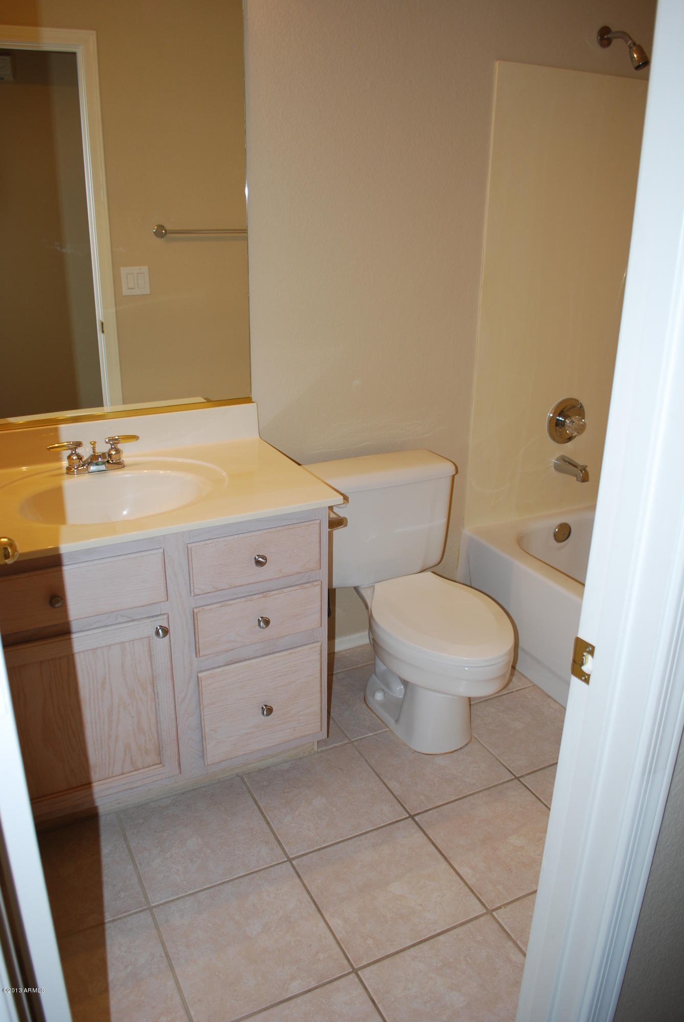 4622 East Weaver Road Phoenix, AZ 85050 - Photo 19 of 23 Guest Bathroom