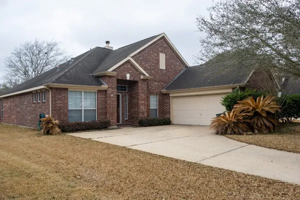 $2,450 | 2119 Coldwater Bridge Lane, League City, TX 77573