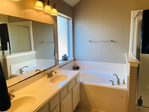 $2,450 | 2119 Coldwater Bridge Lane, League City, TX 77573