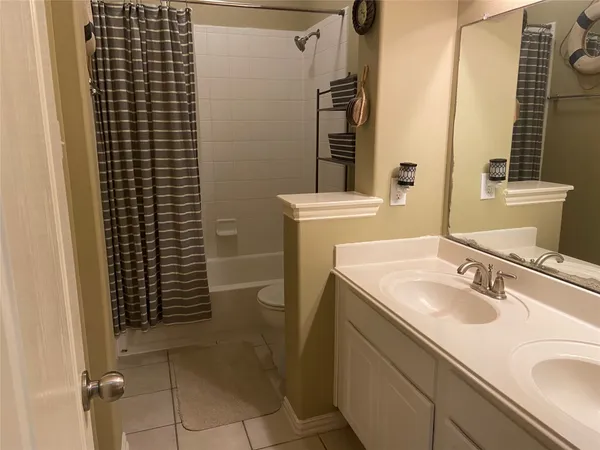 $2,450 | 2119 Coldwater Bridge Lane, League City, TX 77573