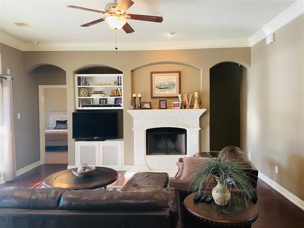 $2,450 | 2119 Coldwater Bridge Lane, League City, TX 77573