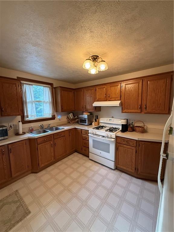 3941 New Castle Road Pulaski, PA 16143 - Photo 6 of 20