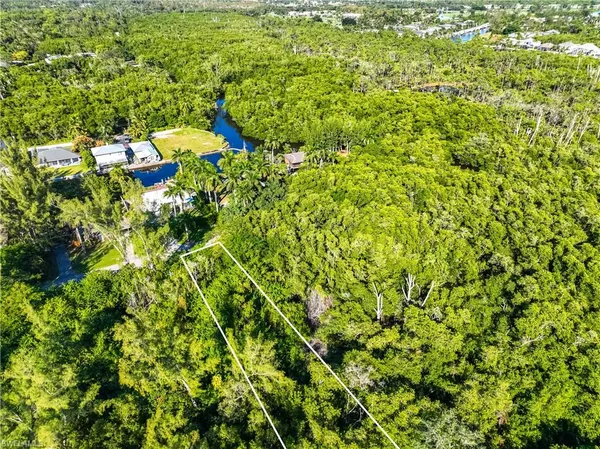 $895,000 | 1552 Bembury Drive, Naples, FL 34102