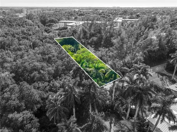 $895,000 | 1552 Bembury Drive, Naples, FL 34102