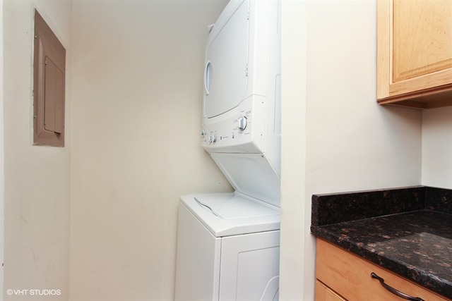2028 North Rand Road, Unit 201 Palatine, IL 60074 - Photo 9 of 12 a utility room with dryer and washer
