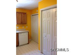 38 B Queen Road Candler, NC 28715 - Photo 8 of 18 Gallery Image 8