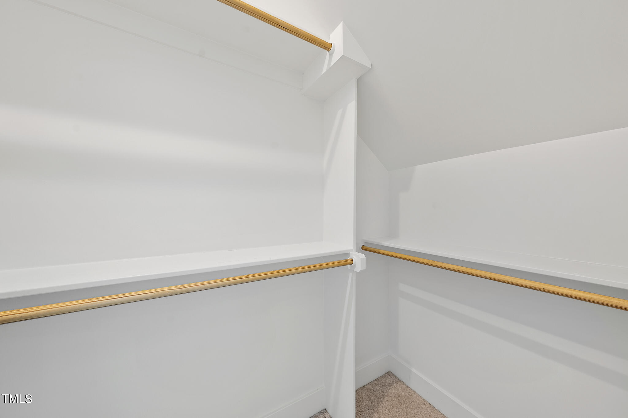 729 Daniel Rdg Road Wendell, NC 27591 - Photo 31 of 57 a close up of a bathtub