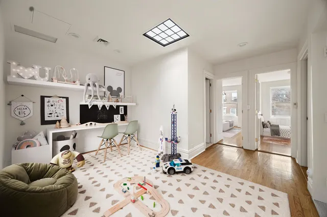 $9,950,000 | 51 West 73rd Street | Upper West Side