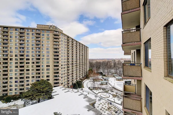 $140,000 | 5225 Pooks Hill Road, Unit 1005S, Bethesda, MD 20814