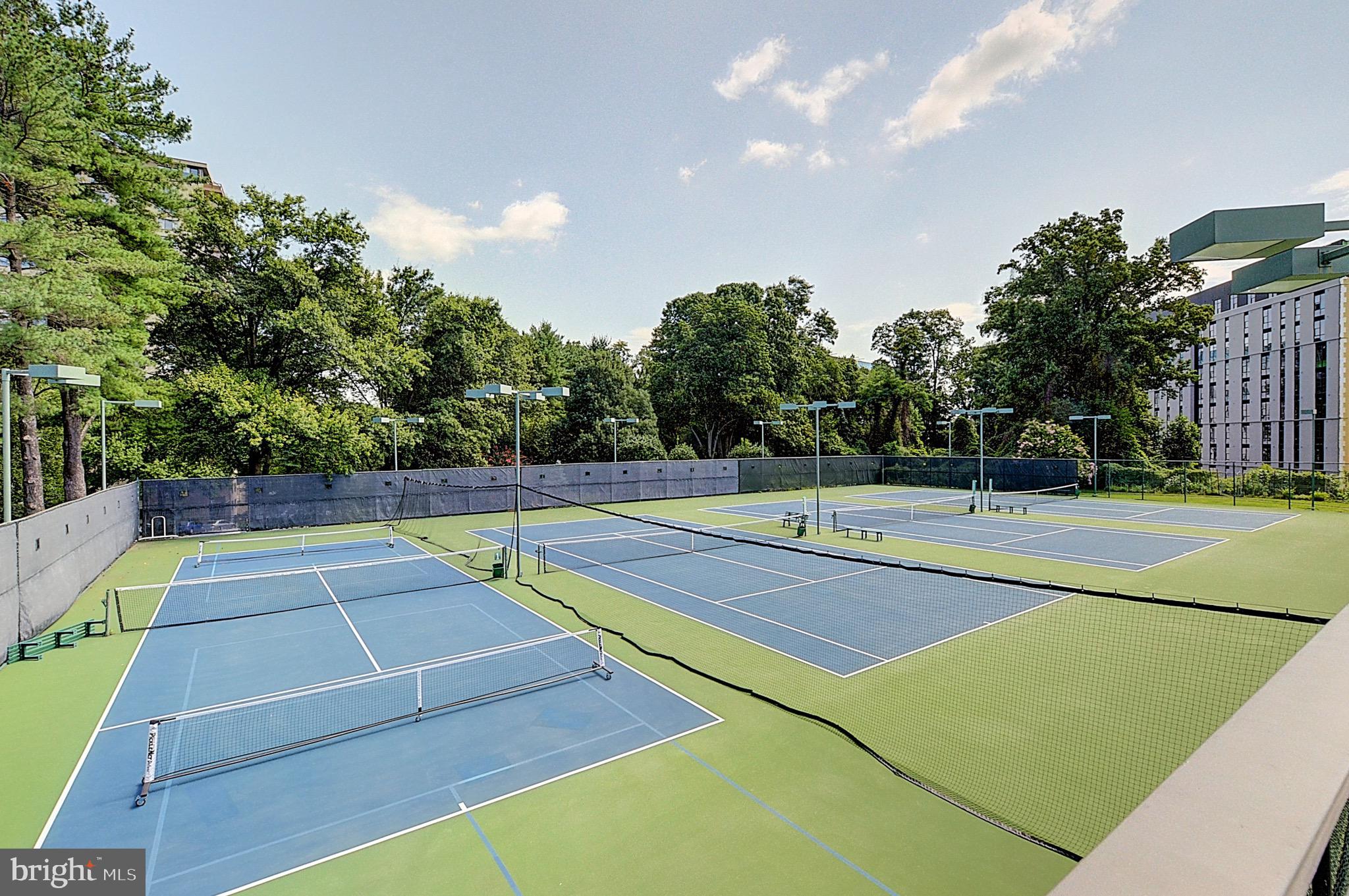 5225 Pooks Hill Road, Unit 1005S Bethesda, MD 20814 - Photo 32 of 32 a view of tennis court