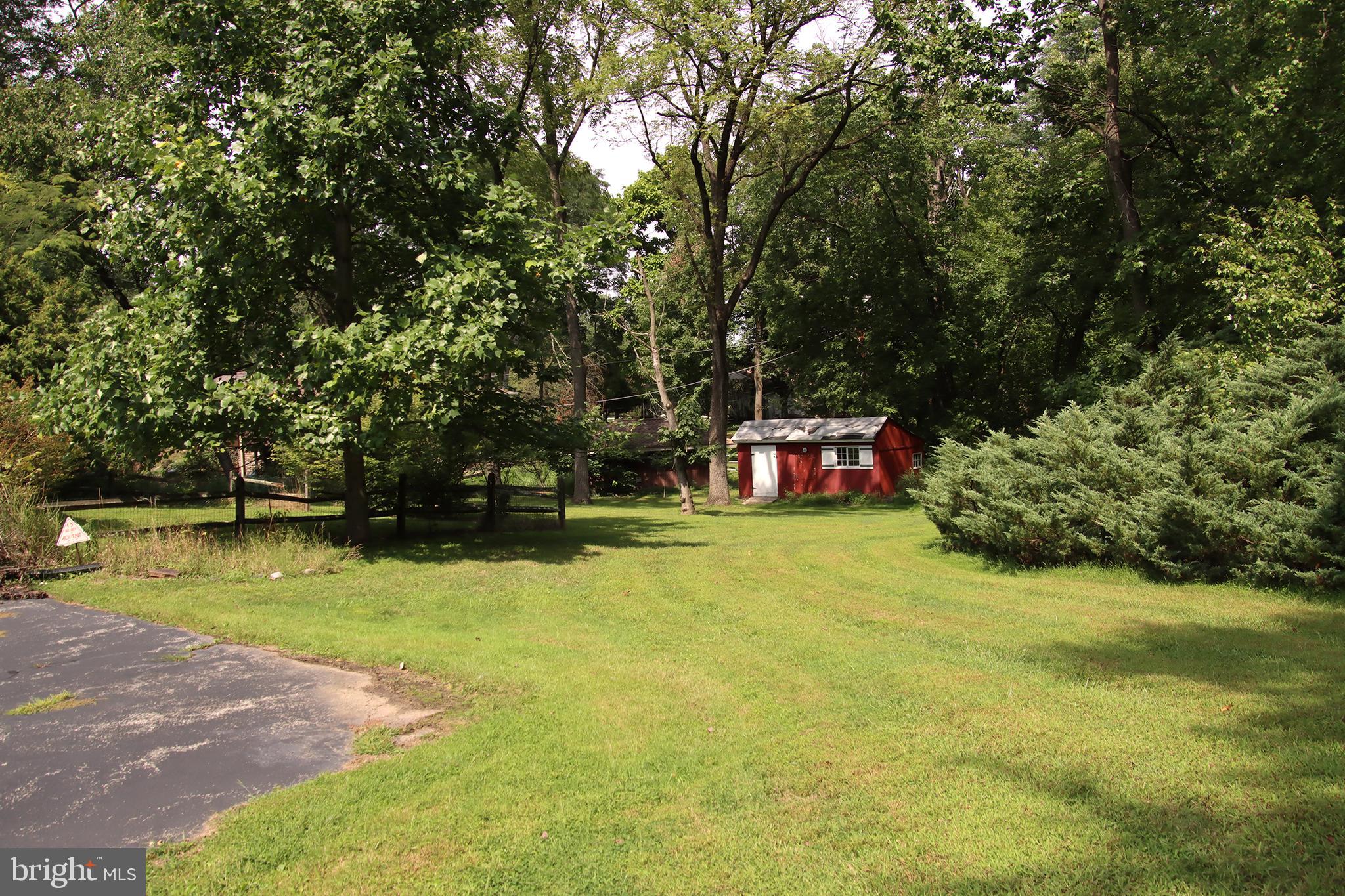 415 Holly Road Blue Bell, PA 19422 - Photo 4 of 6 Gallery Image 4
