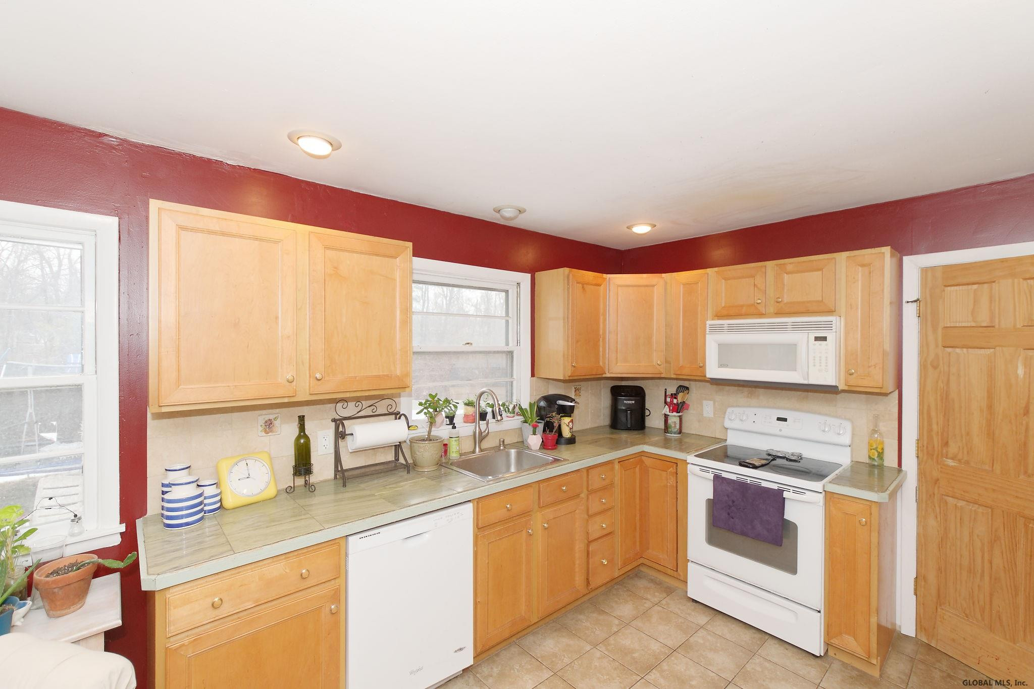 1157 Wavell Road Schenectady, NY 12303 - Photo 3 of 19 Photo 3