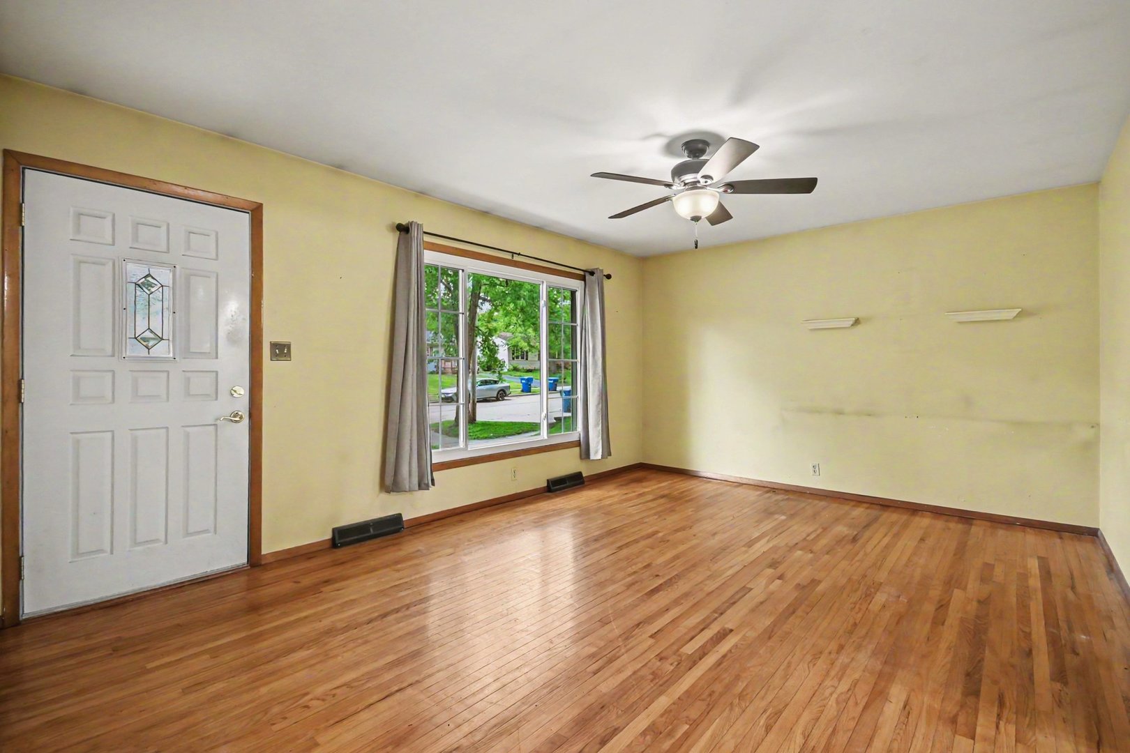 331 East Dresser Road DeKalb, IL 60115 - Photo 2 of 18