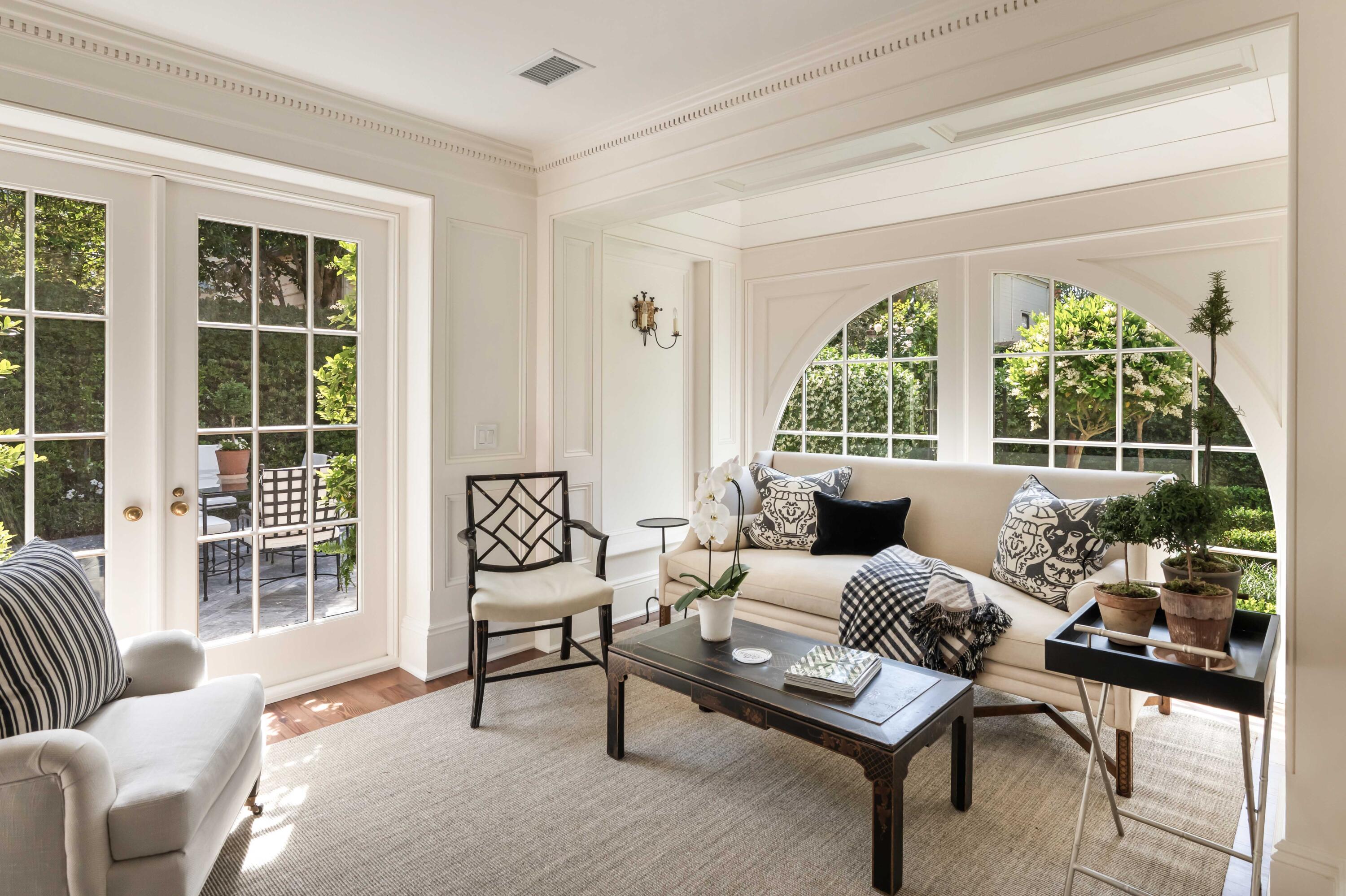 12 Orange Street Charleston, SC 29401 - Photo 31 of 78 Sunroom