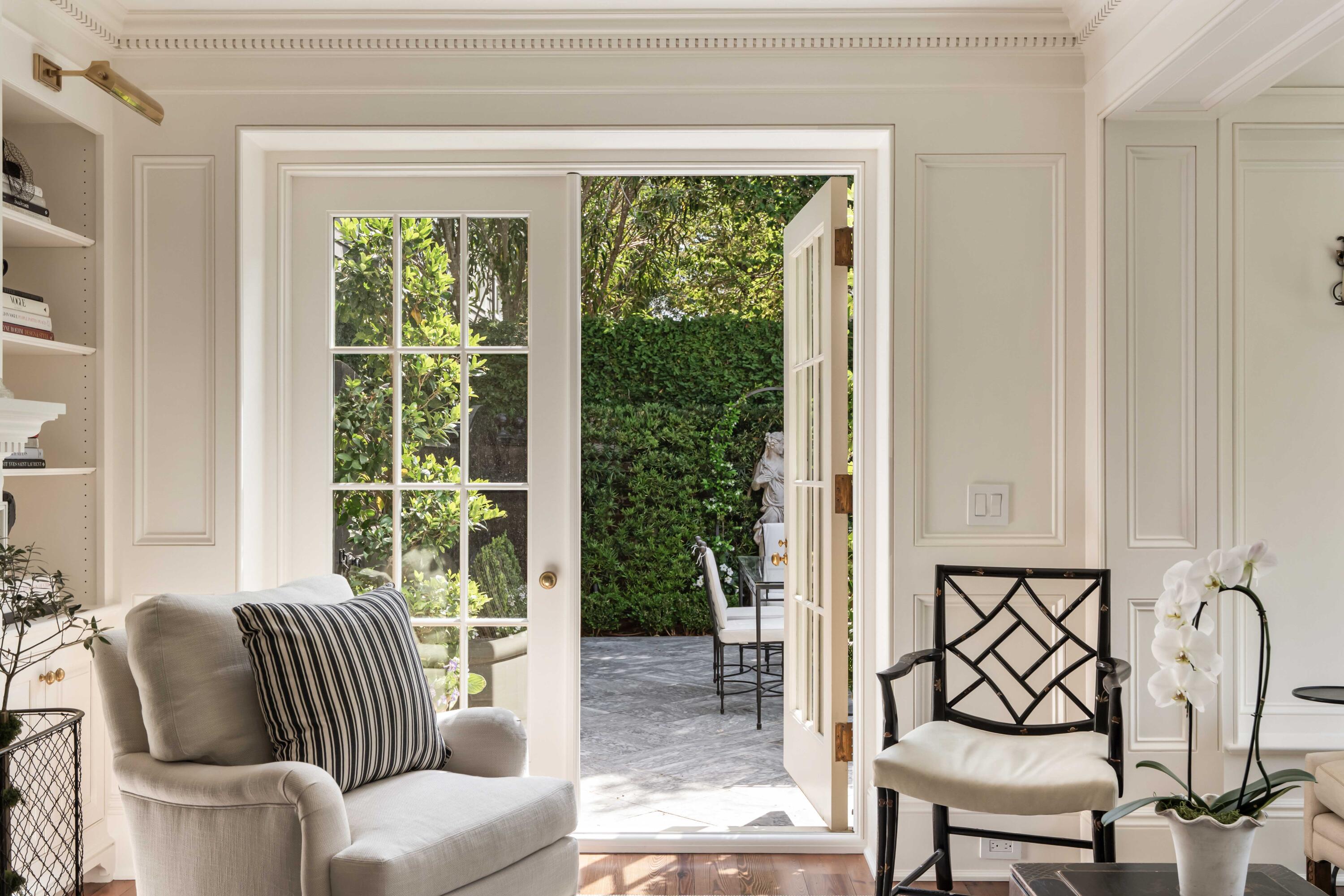 12 Orange Street Charleston, SC 29401 - Photo 33 of 78 Sunroom