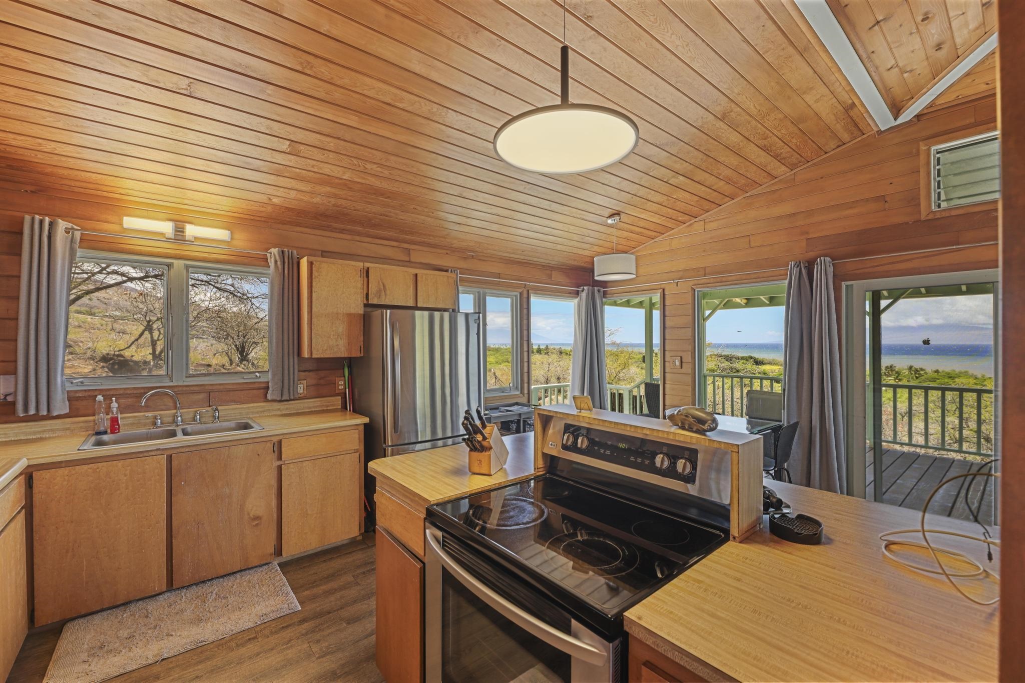 122 Ulua Road Kaunakakai, HI 96748 - Photo 41 of 48 a outdoor kitchen with a large window