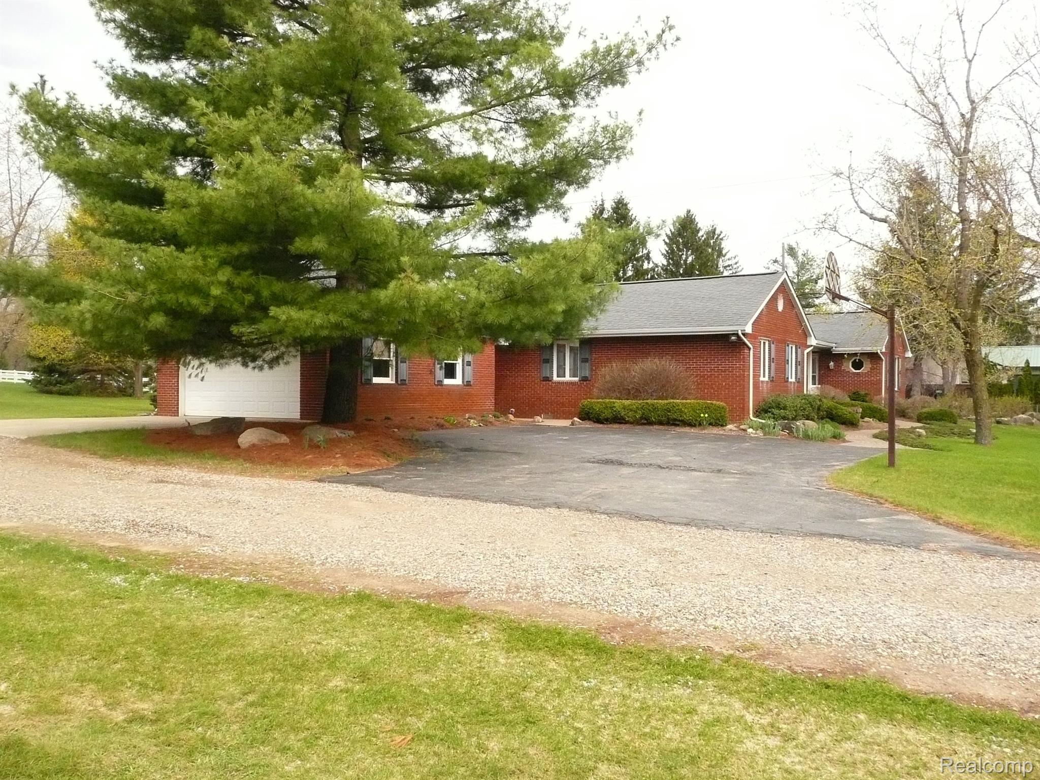 490 Sanders Road Oxford, MI 48371 - Photo 4 of 58 Gallery Image 4
