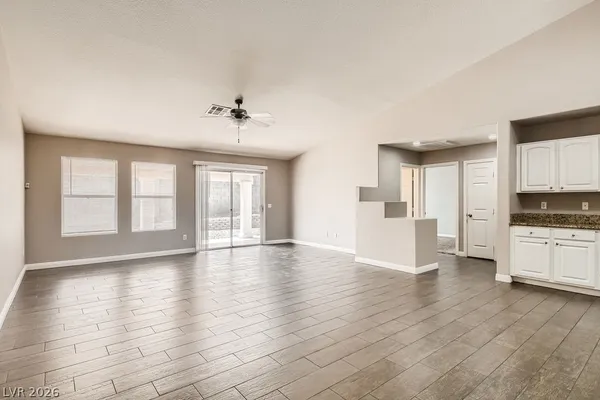 $2,500 | 8909 Big Plantation Avenue, Las Vegas, NV 89143