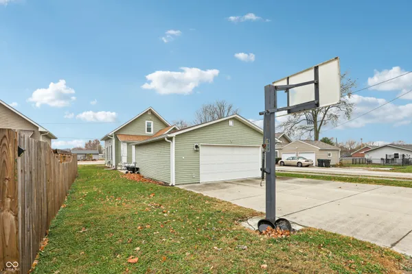 $270,000 | 650 East Pearl Street, Whiteland, IN 46184