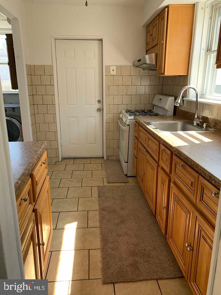 9213 Annapolis Road Philadelphia, PA 19114 - Photo 16 of 34 Gallery Image 16